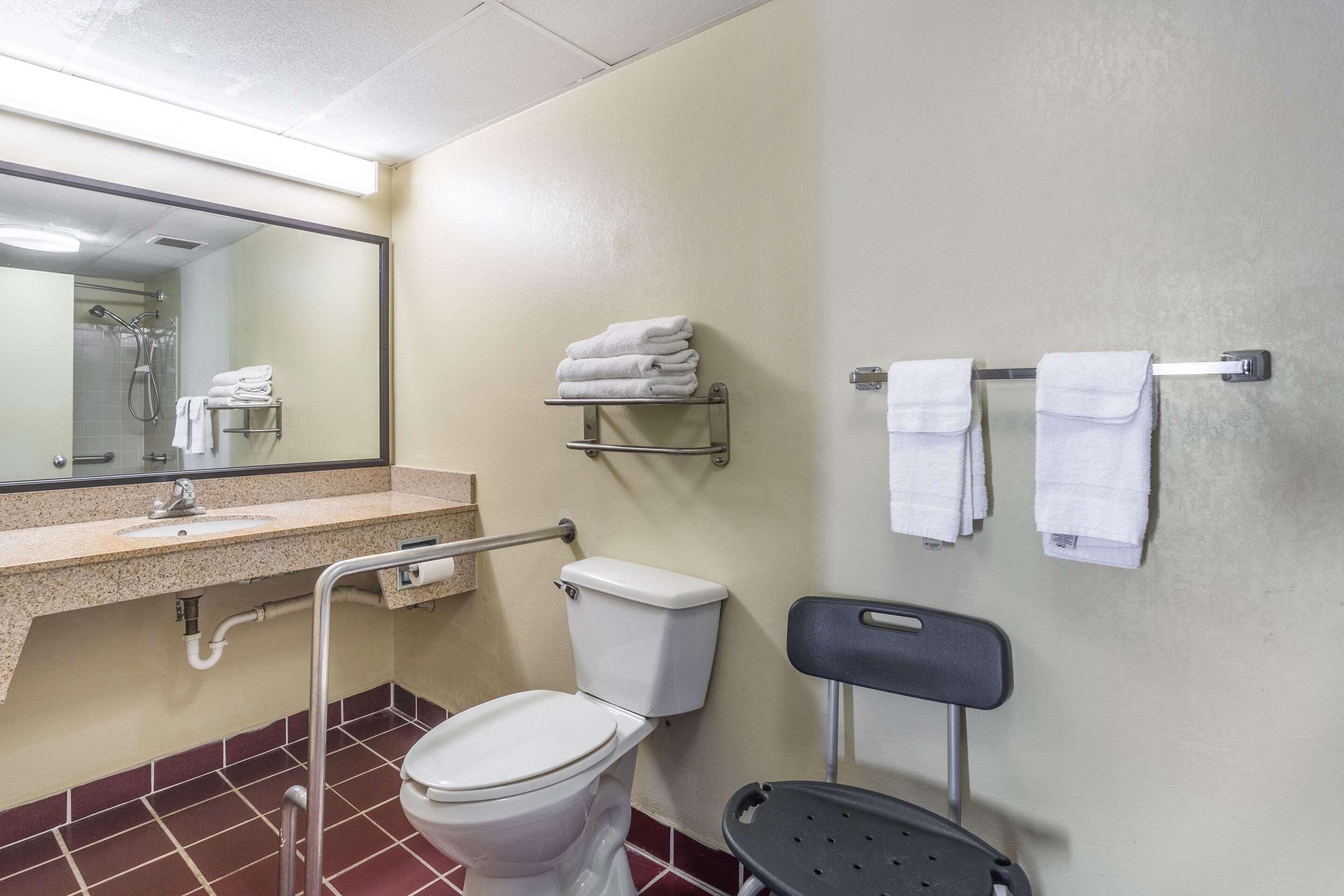 Econo Lodge & Suites Clarksville Exteriér fotografie