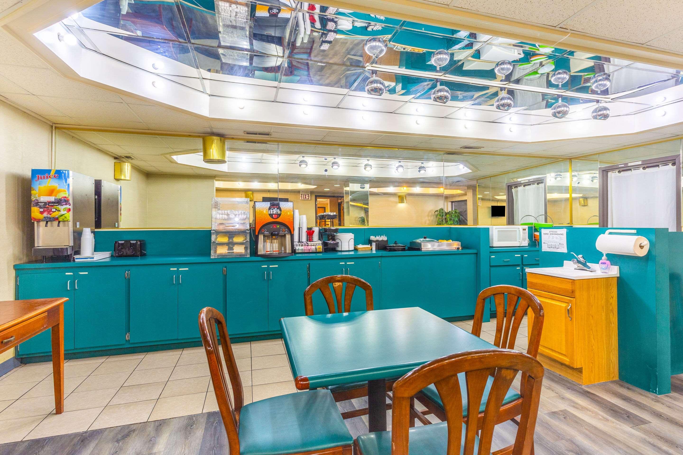 Econo Lodge & Suites Clarksville Exteriér fotografie