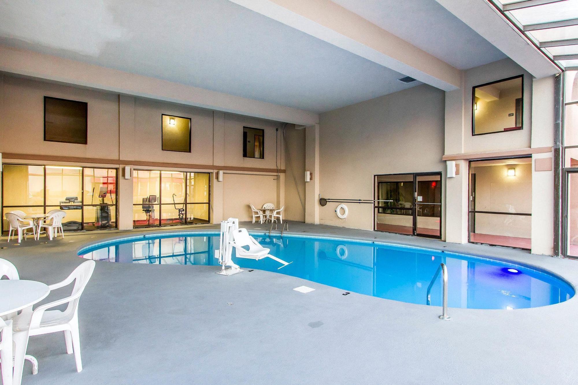 Econo Lodge & Suites Clarksville Exteriér fotografie