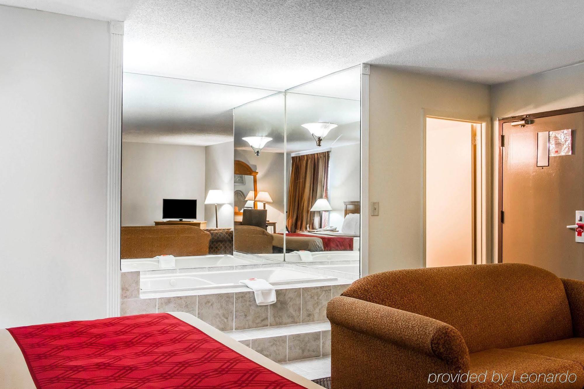 Econo Lodge & Suites Clarksville Exteriér fotografie
