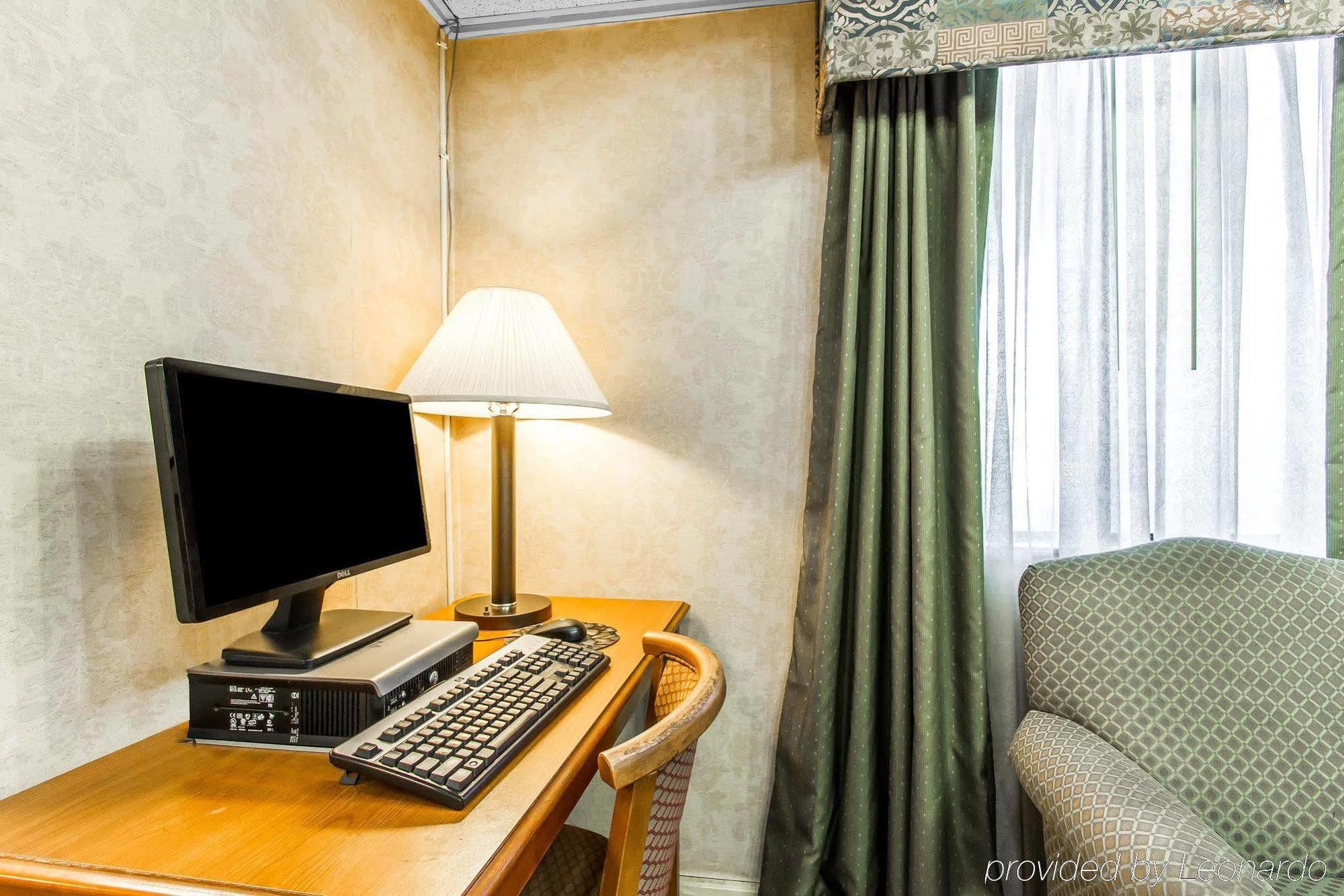Econo Lodge & Suites Clarksville Exteriér fotografie